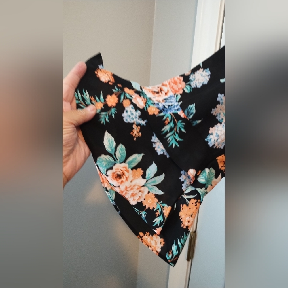 Zac & Rachel Floral Black Women's Top With Ruffle Sleeves And Hem - Picture 2 of 5